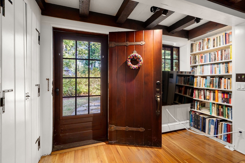 1 Aberdeen Road Weston, MA 02493 - Photo 3 of 28