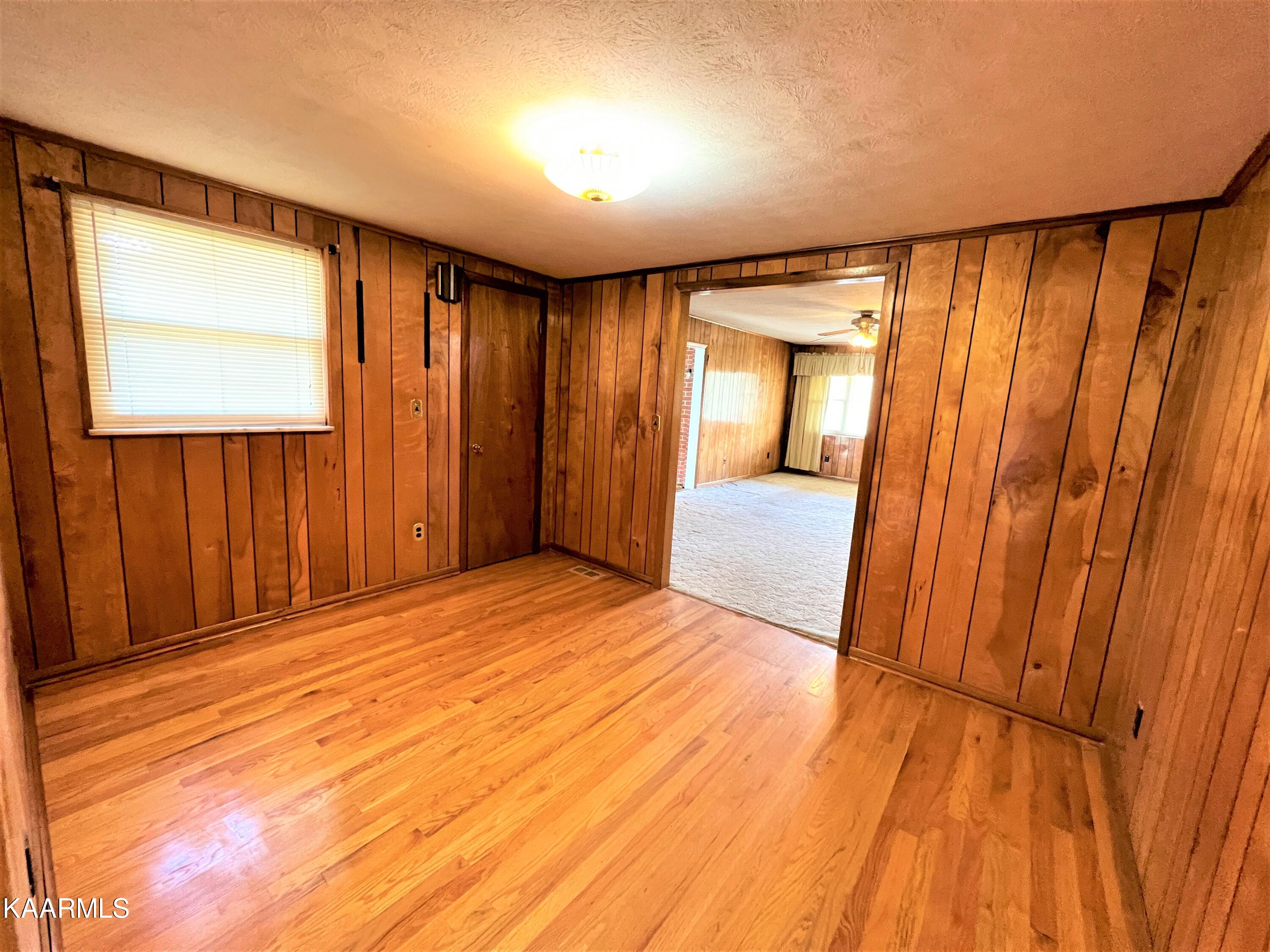 207 Duncan Road Clinton, TN 37716 - Photo 21 of 41 IMG_7303