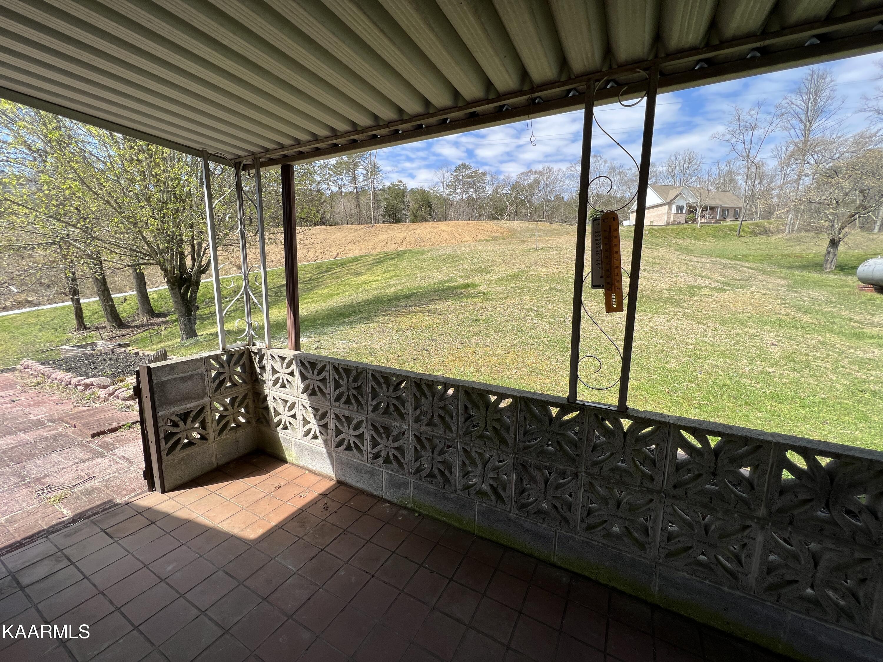 207 Duncan Road Clinton, TN 37716 - Photo 27 of 41 IMG_7309