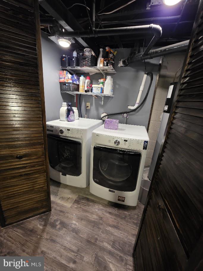 4903 Erie Road Harrisburg, PA 17111 - Photo 27 of 33 a utility room with dryer and washer