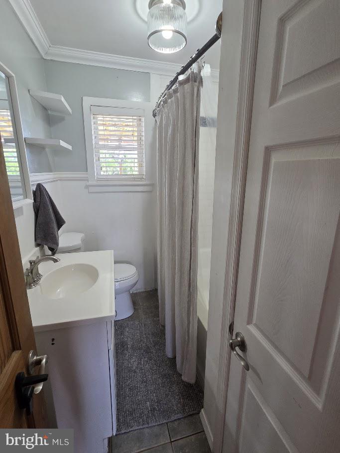 4903 Erie Road Harrisburg, PA 17111 - Photo 7 of 33 a bathroom with a sink toilet and shower