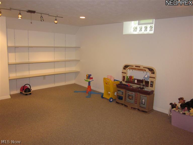 3289 Chalfant Road Cleveland, OH 44120 - Photo 23 of 25