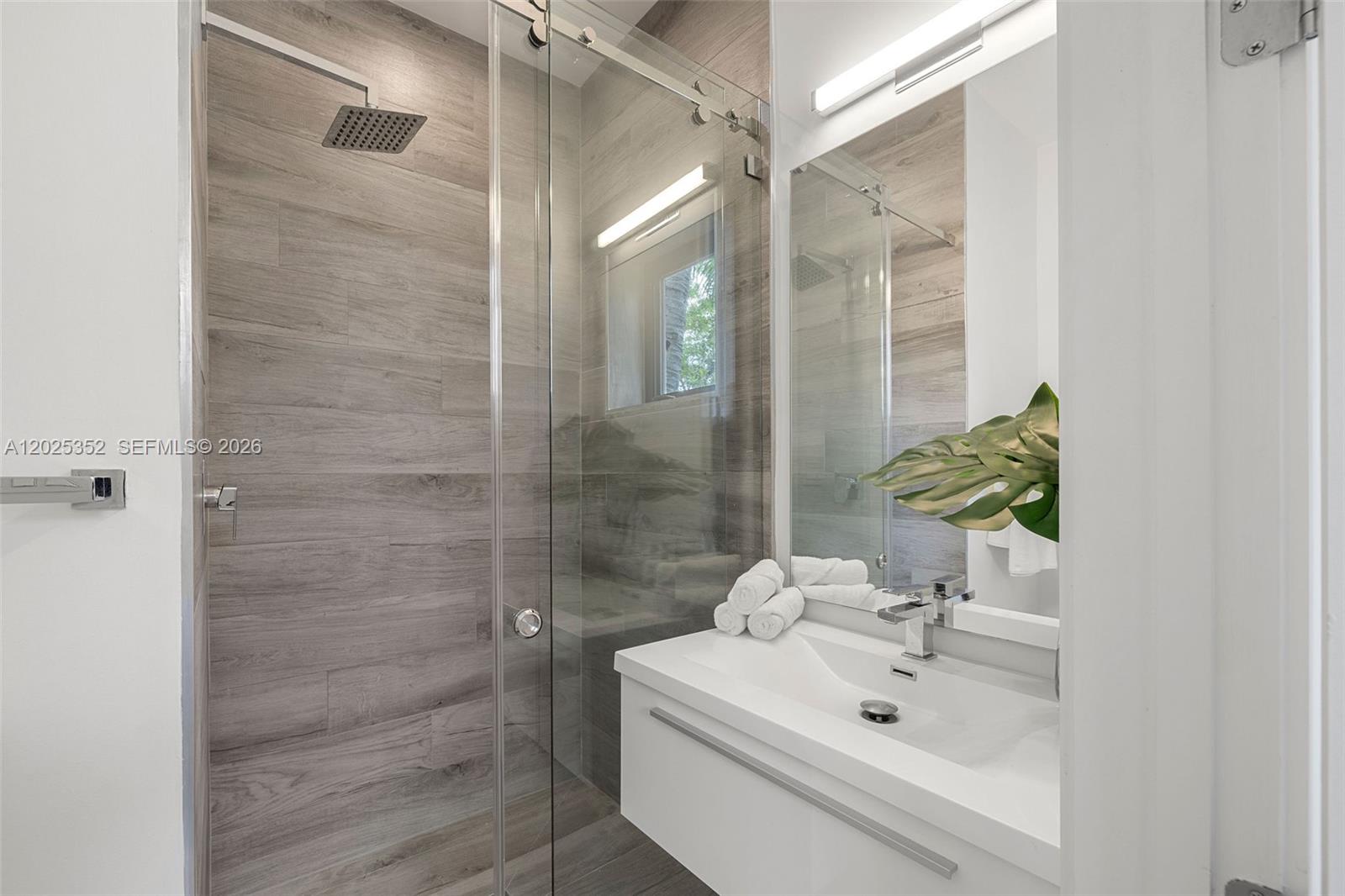 1525 Bay Road Miami Beach, FL 33139 - Photo 14 of 45