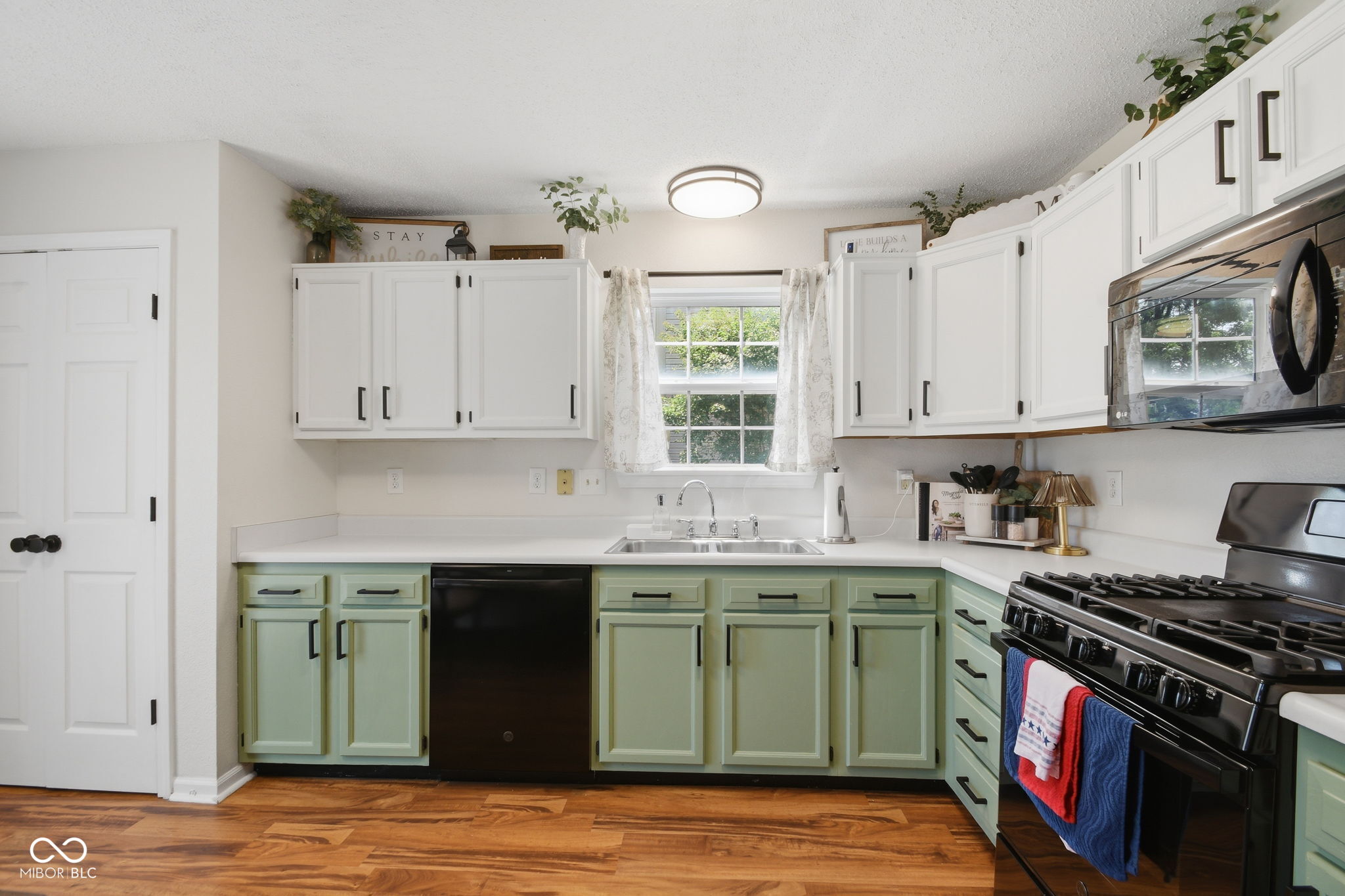 12869 Longleaf Lane Fishers, IN 46038 - Photo 8 of 28