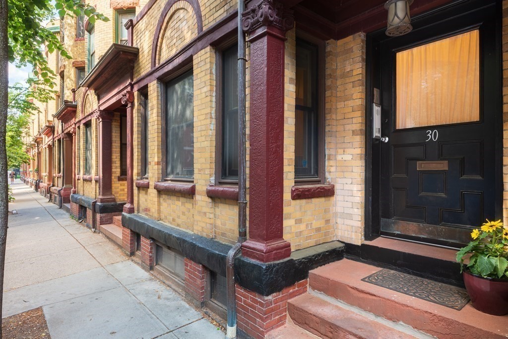 30 Edgerly Road, Unit 2 Boston, MA 02115 - Photo 6 of 7
