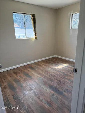 a view of empty room with window