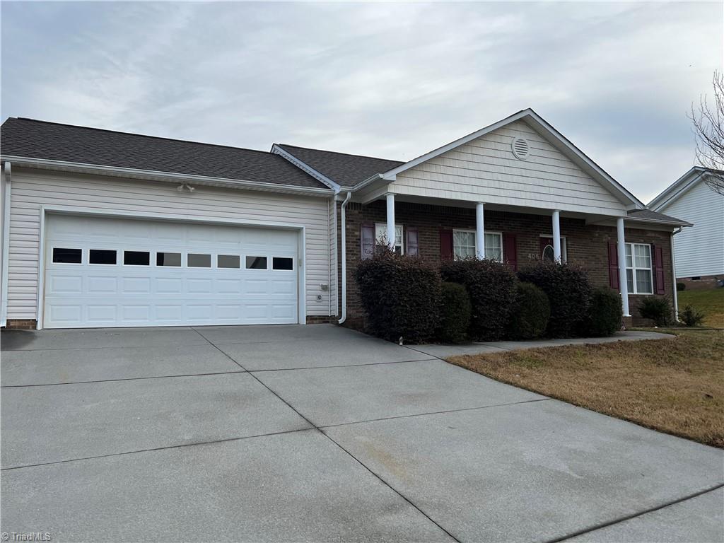 405 Barnsdale Ridge Road Kernersville, NC 27284 - Photo 2 of 25 Gallery Image 2