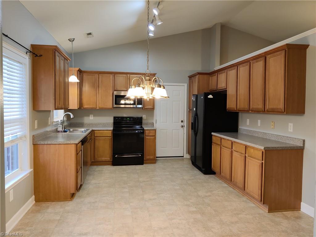 405 Barnsdale Ridge Road Kernersville, NC 27284 - Photo 6 of 25 Gallery Image 6