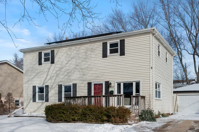 $392,000 | 151 Egan Drive, Streamwood, IL 60107