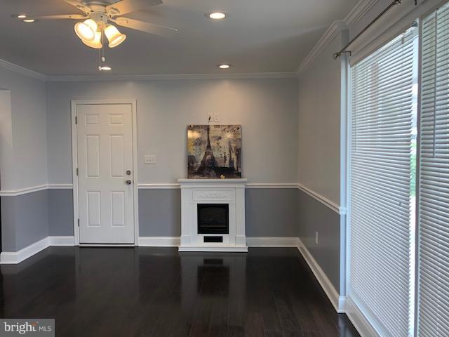 7409 Gresham Street Springfield, VA 22151 - Photo 3 of 23 Interior (General)