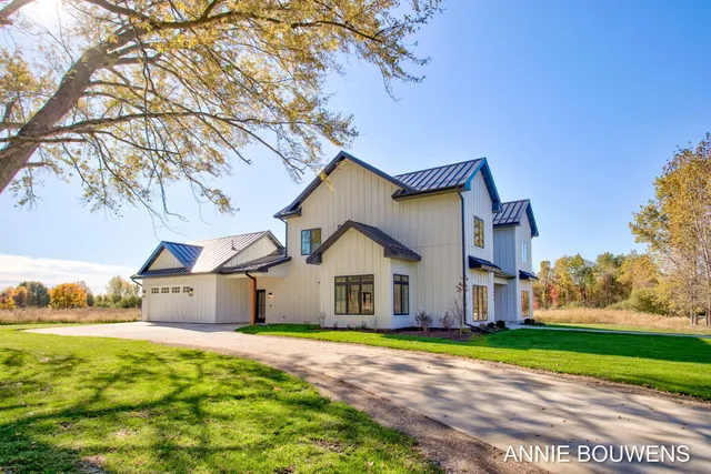 $1,090,000 | 6008 Hidden Crk Trail, Hamilton, MI 49419