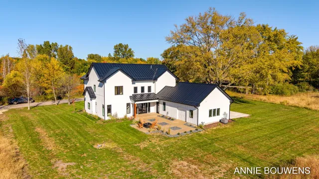 $1,090,000 | 6008 Hidden Crk Trail, Hamilton, MI 49419