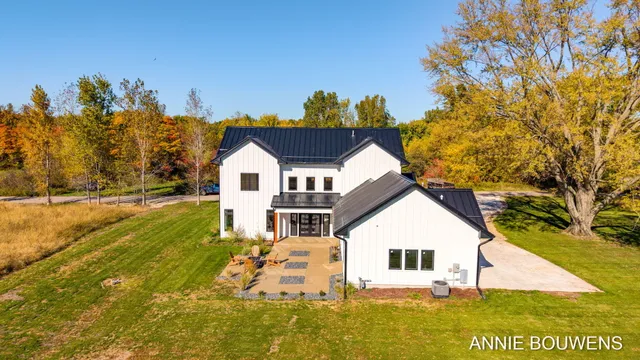 $1,090,000 | 6008 Hidden Crk Trail, Hamilton, MI 49419