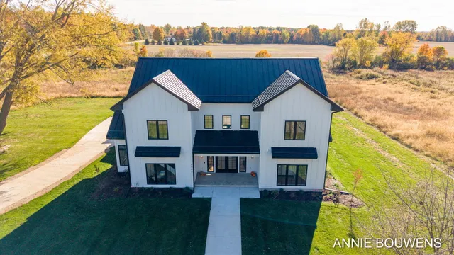 $1,090,000 | 6008 Hidden Crk Trail, Hamilton, MI 49419