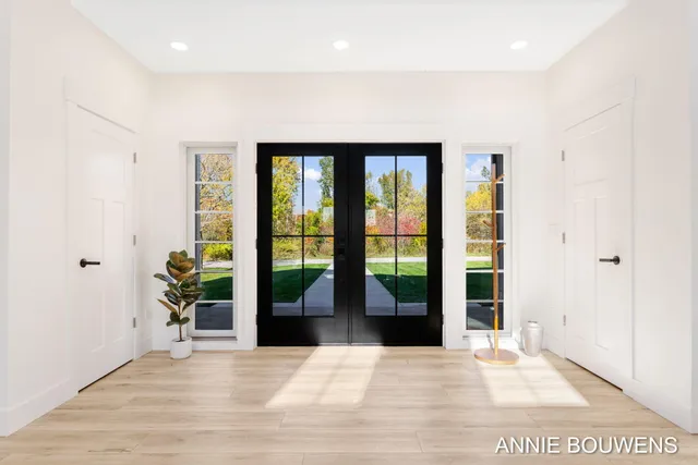 $1,090,000 | 6008 Hidden Crk Trail, Hamilton, MI 49419