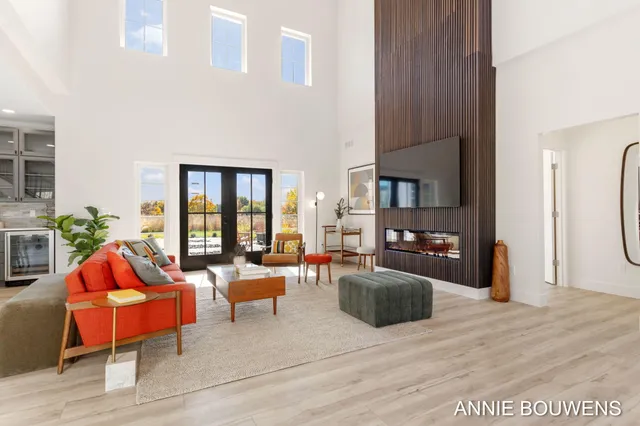 $1,090,000 | 6008 Hidden Crk Trail, Hamilton, MI 49419