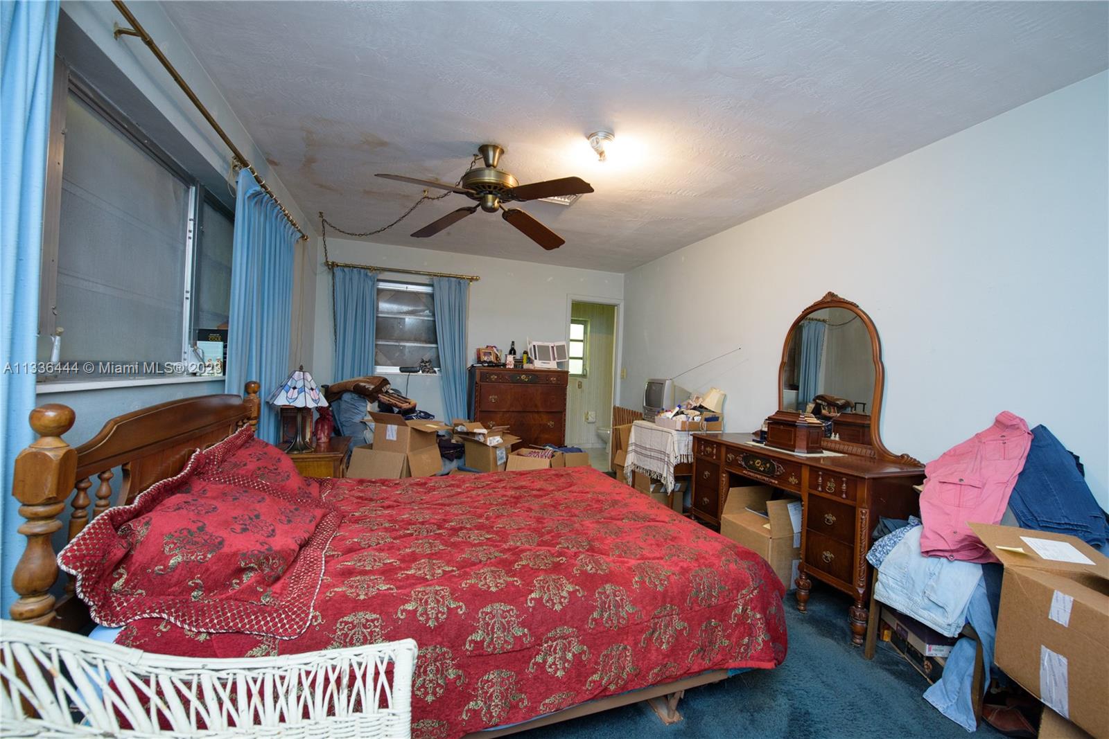 Redlands Homestead, FL 33031 - Photo 23 of 35 a bed room with a bed and a fish tank