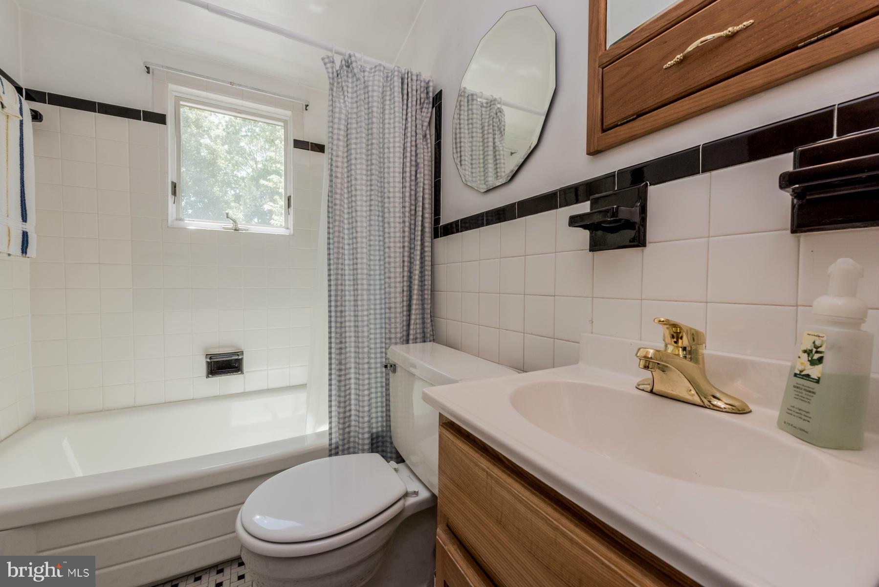 4842 Rollingtop Road Ellicott City, MD 21043 - Photo 25 of 28 Bath