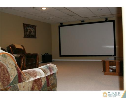 48 Putnam Road Monmouth Junction, NJ 08852 - Photo 5 of 6 Gallery Image 5
