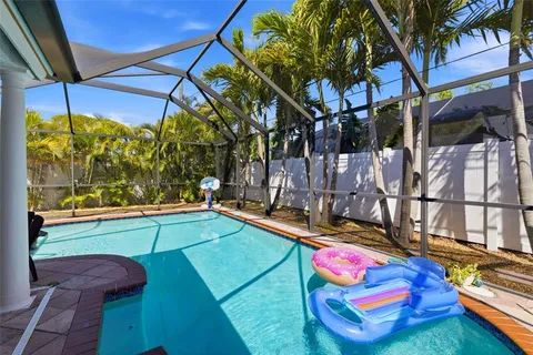 $699,000 | 4339 50th Avenue South, St. Petersburg, FL 33711
