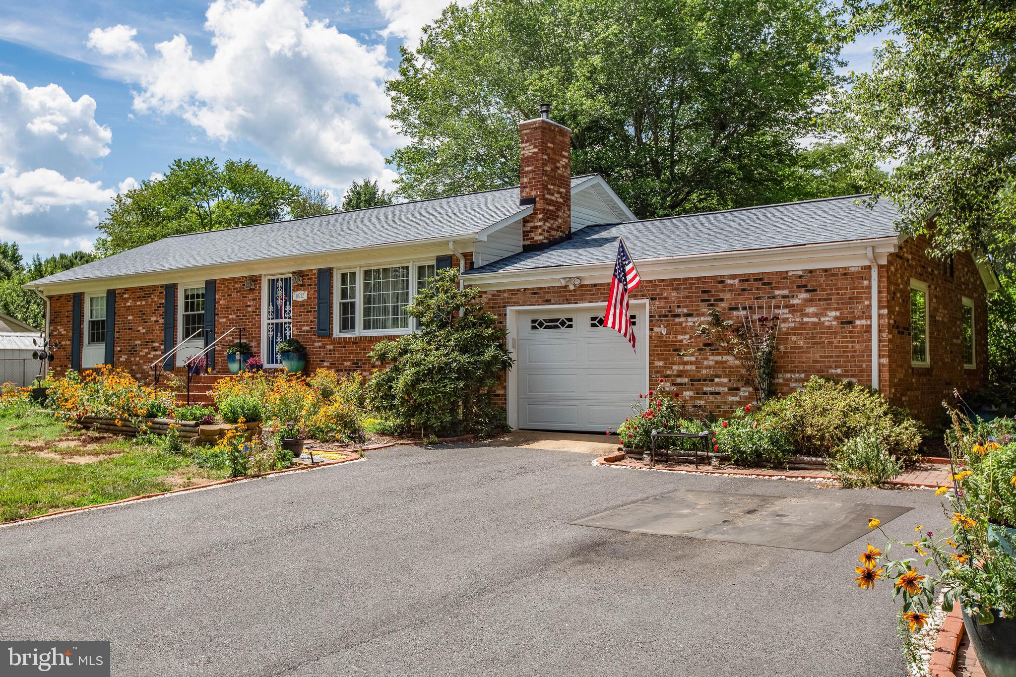 10212 Gordon Road Spotsylvania, VA 22553 - Photo 2 of 37 Front of Home