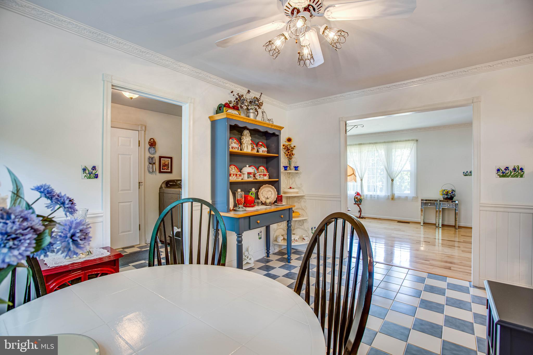 10212 Gordon Road Spotsylvania, VA 22553 - Photo 14 of 37 Kitchen and eat in area