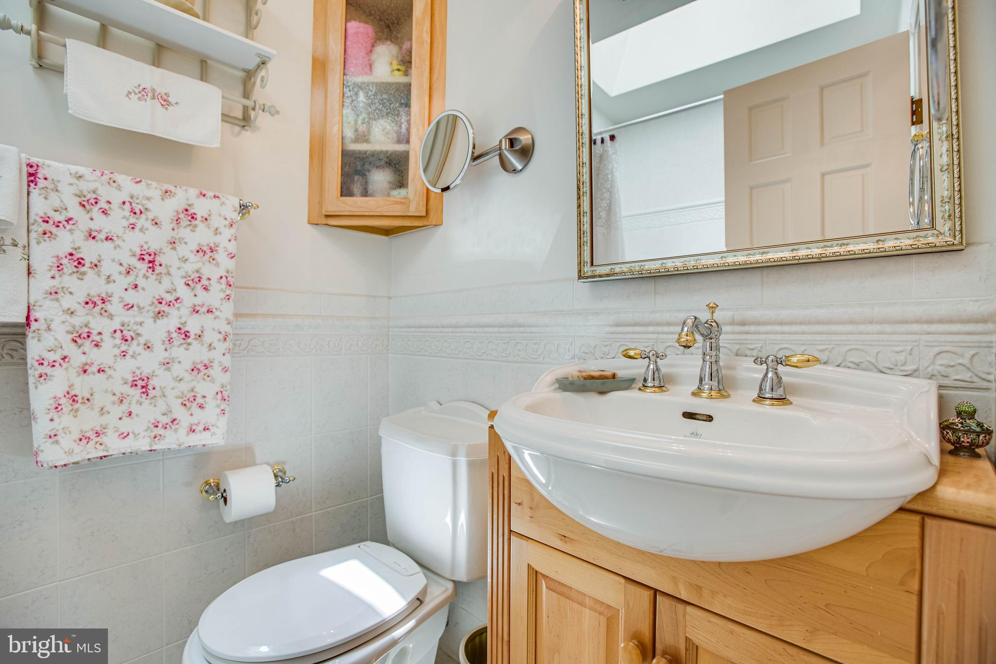 10212 Gordon Road Spotsylvania, VA 22553 - Photo 17 of 37 Hall Full Bath