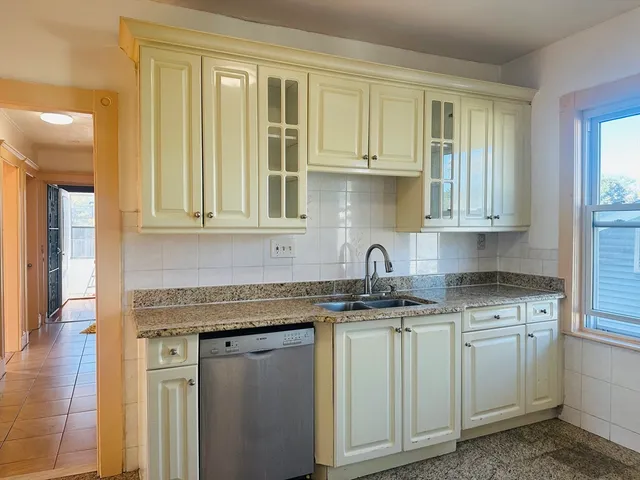 $2,800 | 85 River Street, Unit 2, Boston, MA 02126