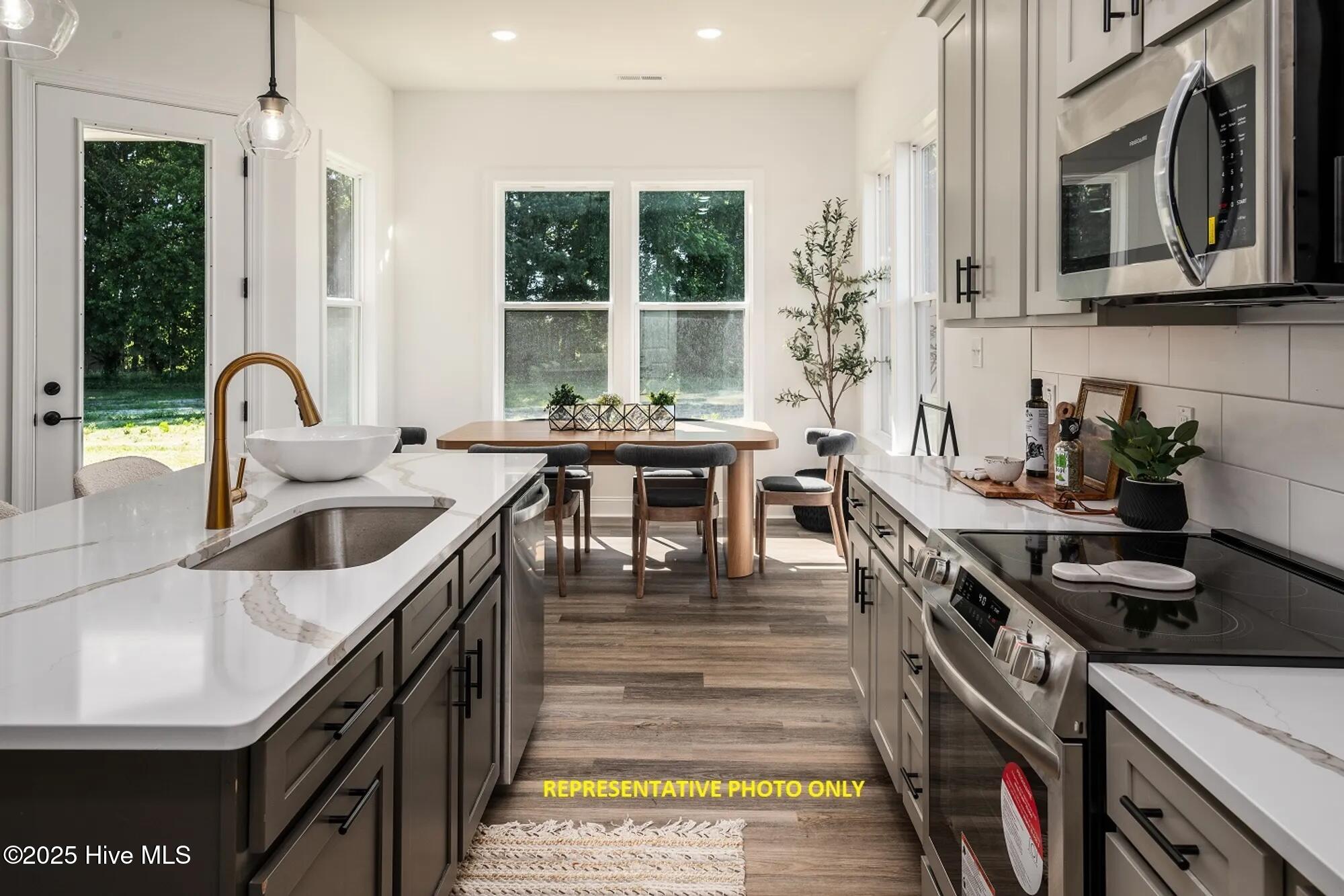 851 Fairway Road Ayden, NC 28513 - Photo 4 of 18 2000 (5)