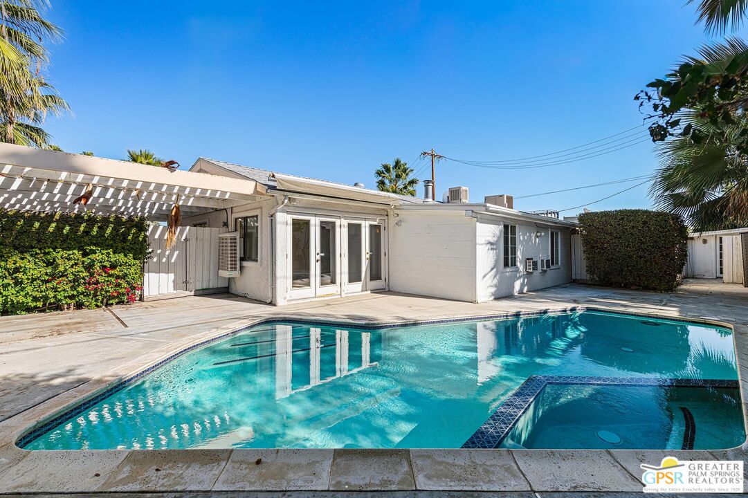 111 Canyon Rock Road Palm Springs, CA 92264 - Photo 17 of 34