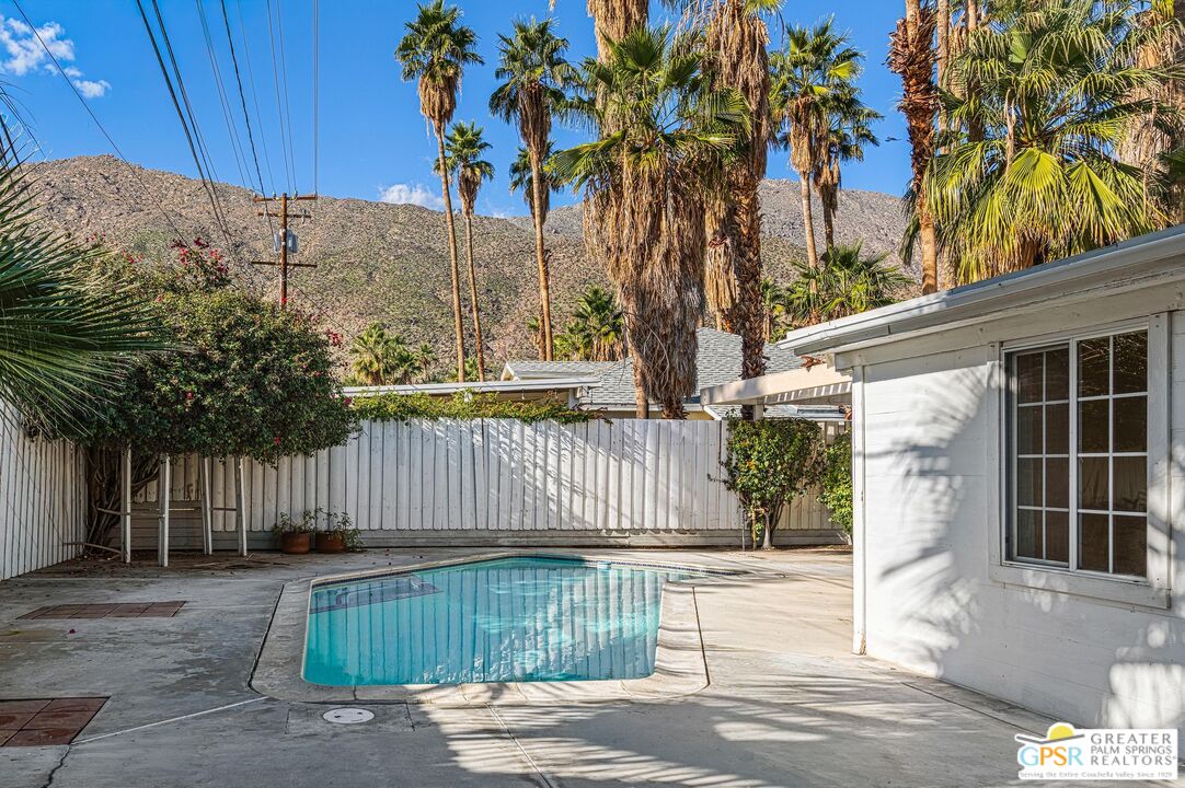 111 Canyon Rock Road Palm Springs, CA 92264 - Photo 20 of 34