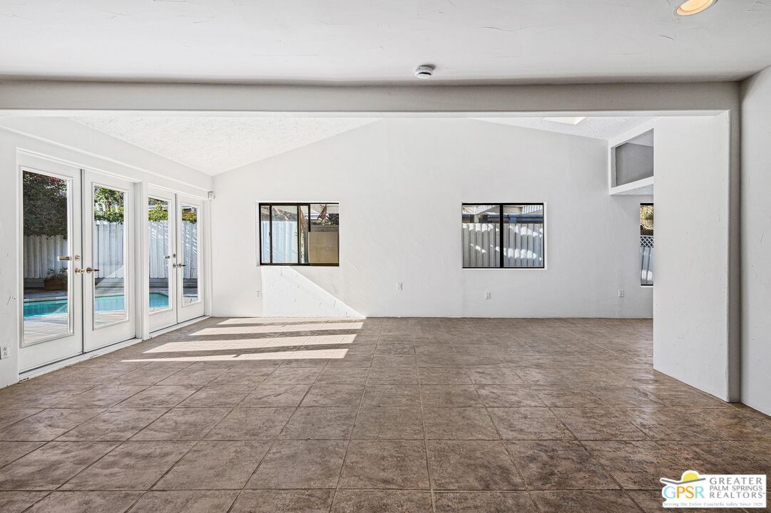 111 Canyon Rock Road Palm Springs, CA 92264 - Photo 6 of 34