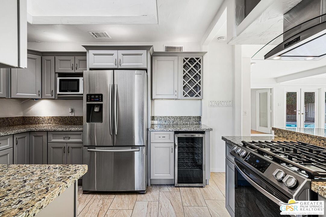 111 Canyon Rock Road Palm Springs, CA 92264 - Photo 8 of 34