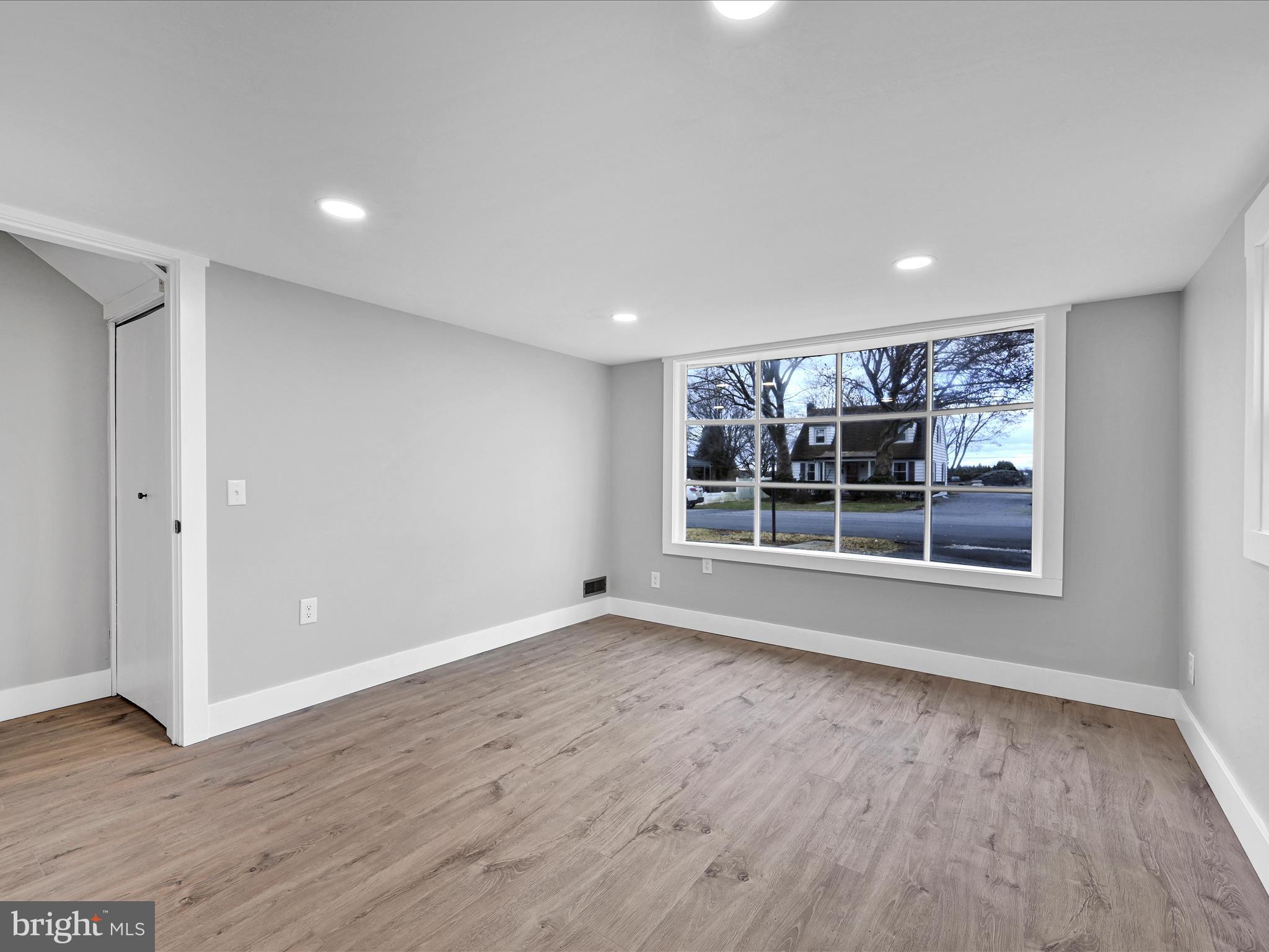 814 Rex Avenue Lebanon, PA 17042 - Photo 15 of 28 Family Room