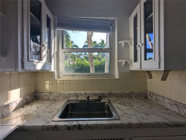 $1,300 | 437 Northeast 107th Street, Unit 2, Miami, FL 33161