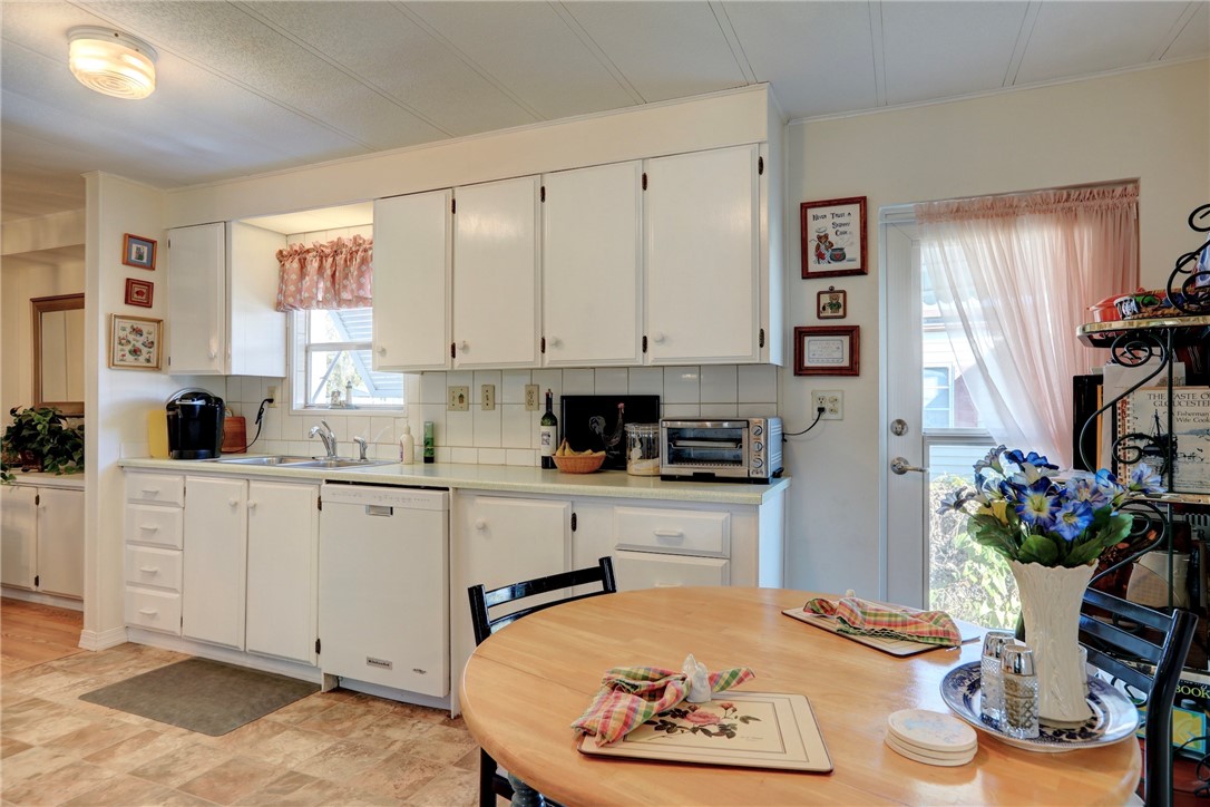 1110 Myrtle Drive Barefoot Bay, FL 32976 - Photo 11 of 31