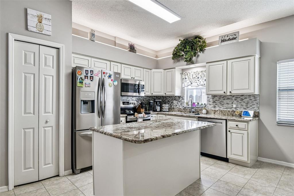 3892 Timber Ridge Court Palm Harbor, FL 34685 - Photo 15 of 55