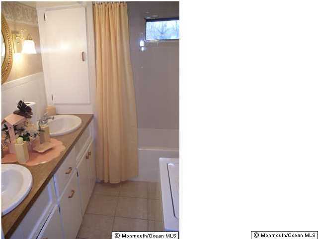 210 Roberts Road Toms River, NJ 08755 - Photo 5 of 10 Additional Photo