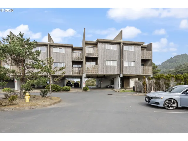 a car parked in front of a building