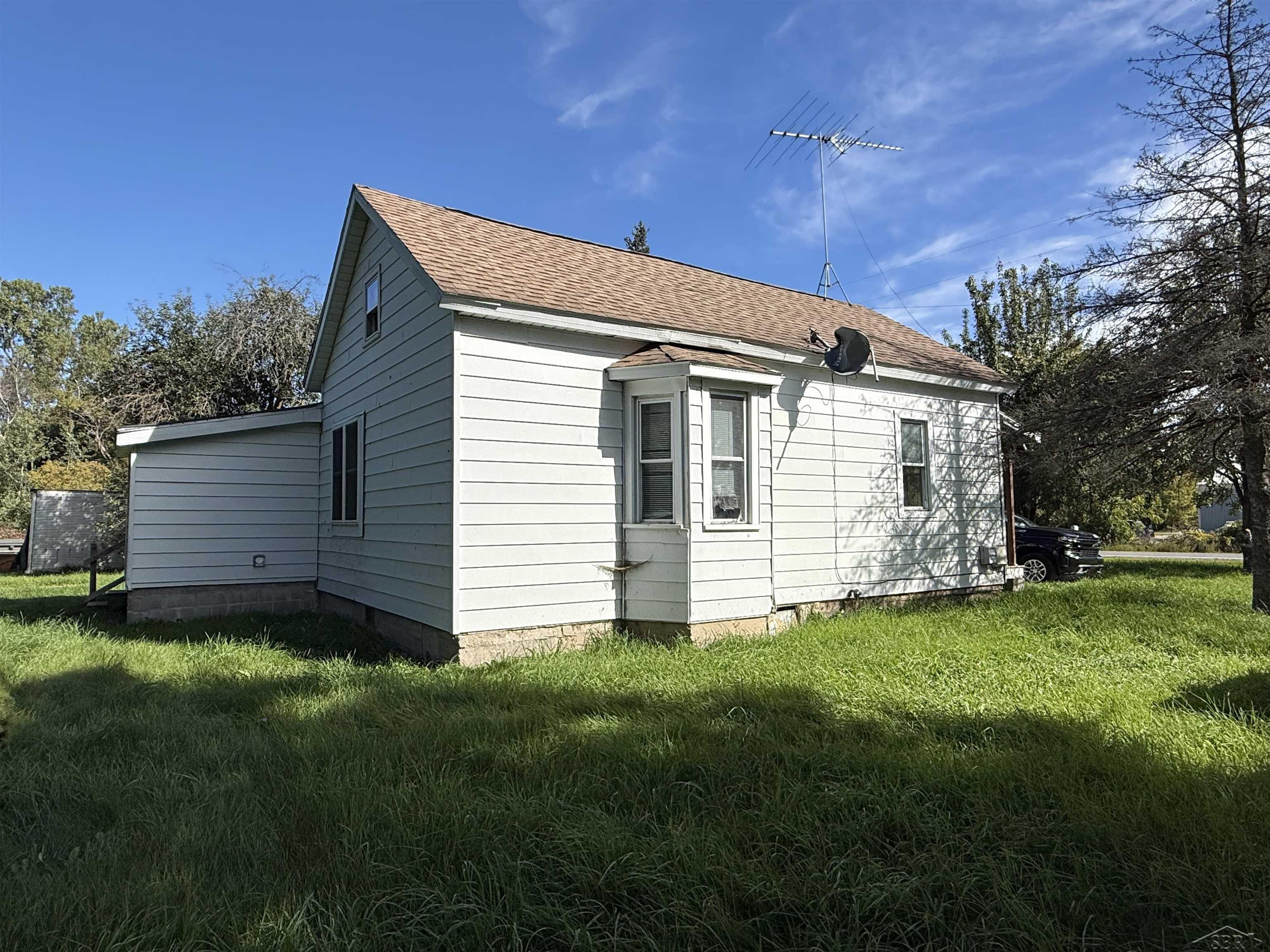 811 Melita Road Sterling, MI 48659 - Photo 2 of 16 50223720-dfce80ef-c184-4e85-9dae-1acb2706b985.JPG