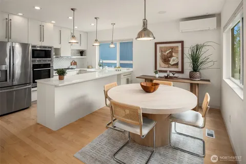 $1,195,000 | 1615 East Columbia Street, Seattle, WA 98122