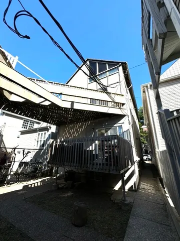 a view of an outdoor space