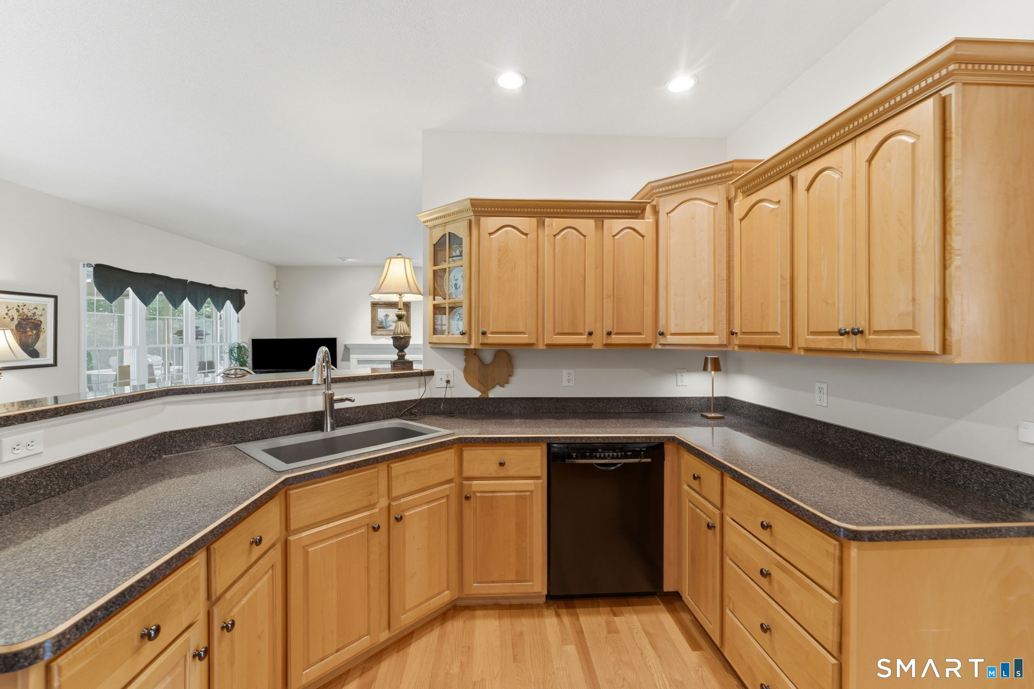 223 Broad Brook Road Enfield, CT 06082 - Photo 13 of 39