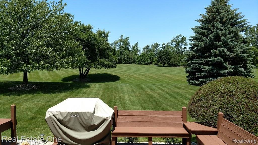 2392 Pleasant View Drive Rochester Hills, MI 48306 - Photo 34 of 39