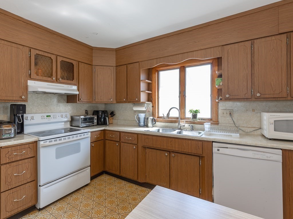 53-55 Benjamin Road Belmont, MA 02478 - Photo 21 of 34 Gallery Image 21