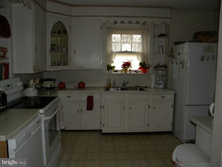 377 Morwood Road Telford, PA 18969 - Photo 9 of 20 Kitchen