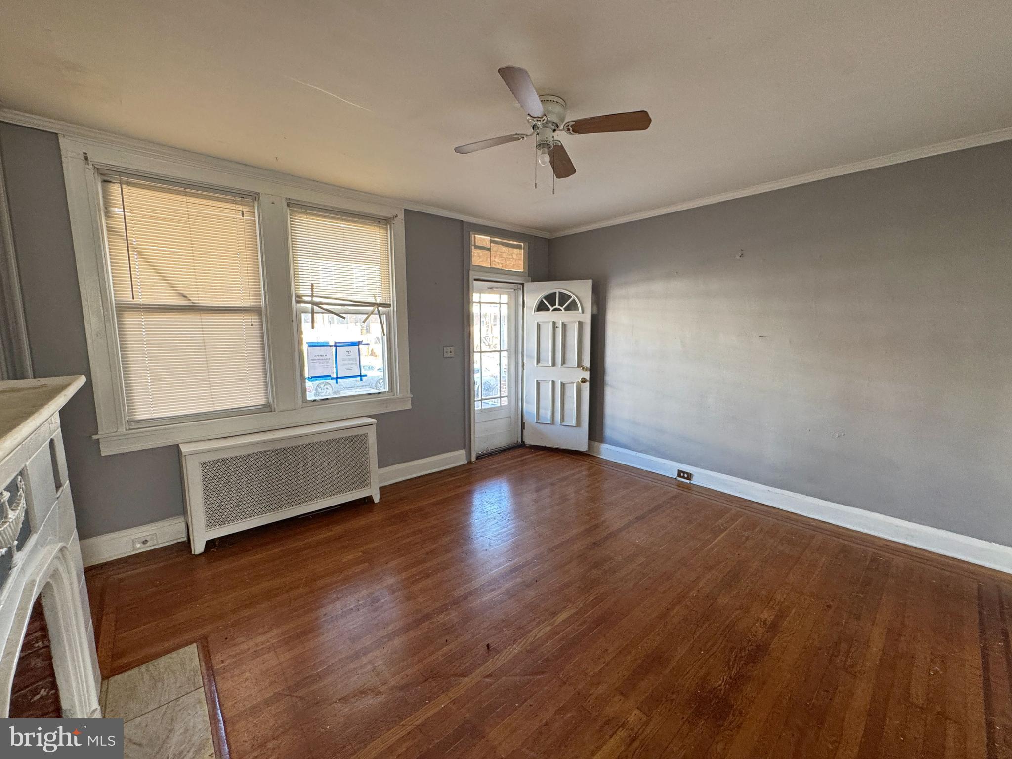 3131 Chesterfield Avenue Baltimore, MD 21213 - Photo 3 of 21 Living room