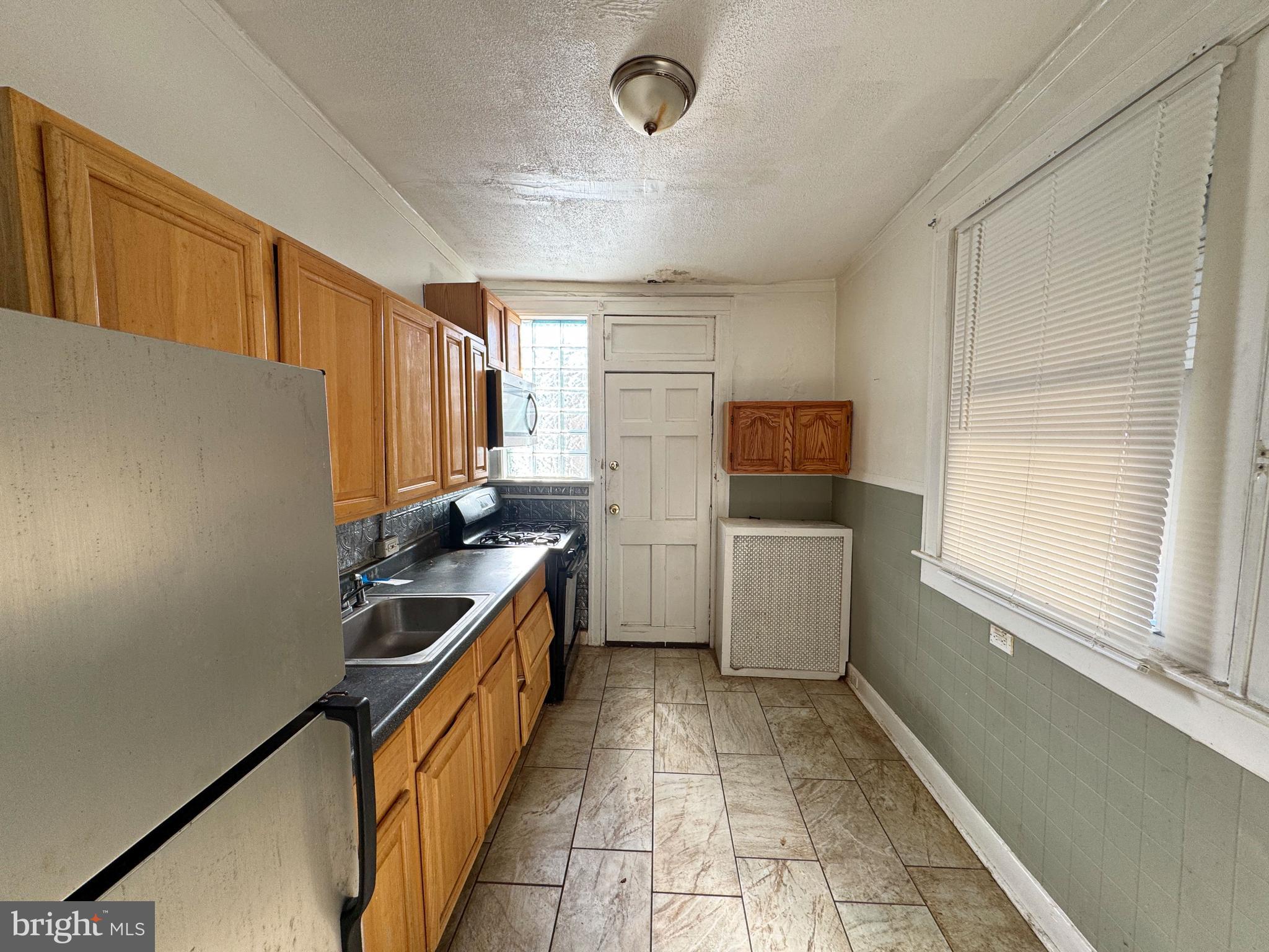 3131 Chesterfield Avenue Baltimore, MD 21213 - Photo 7 of 21 Kitchen