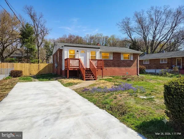 $679,900 | 6312 Indian Run Parkway, Alexandria, VA 22312