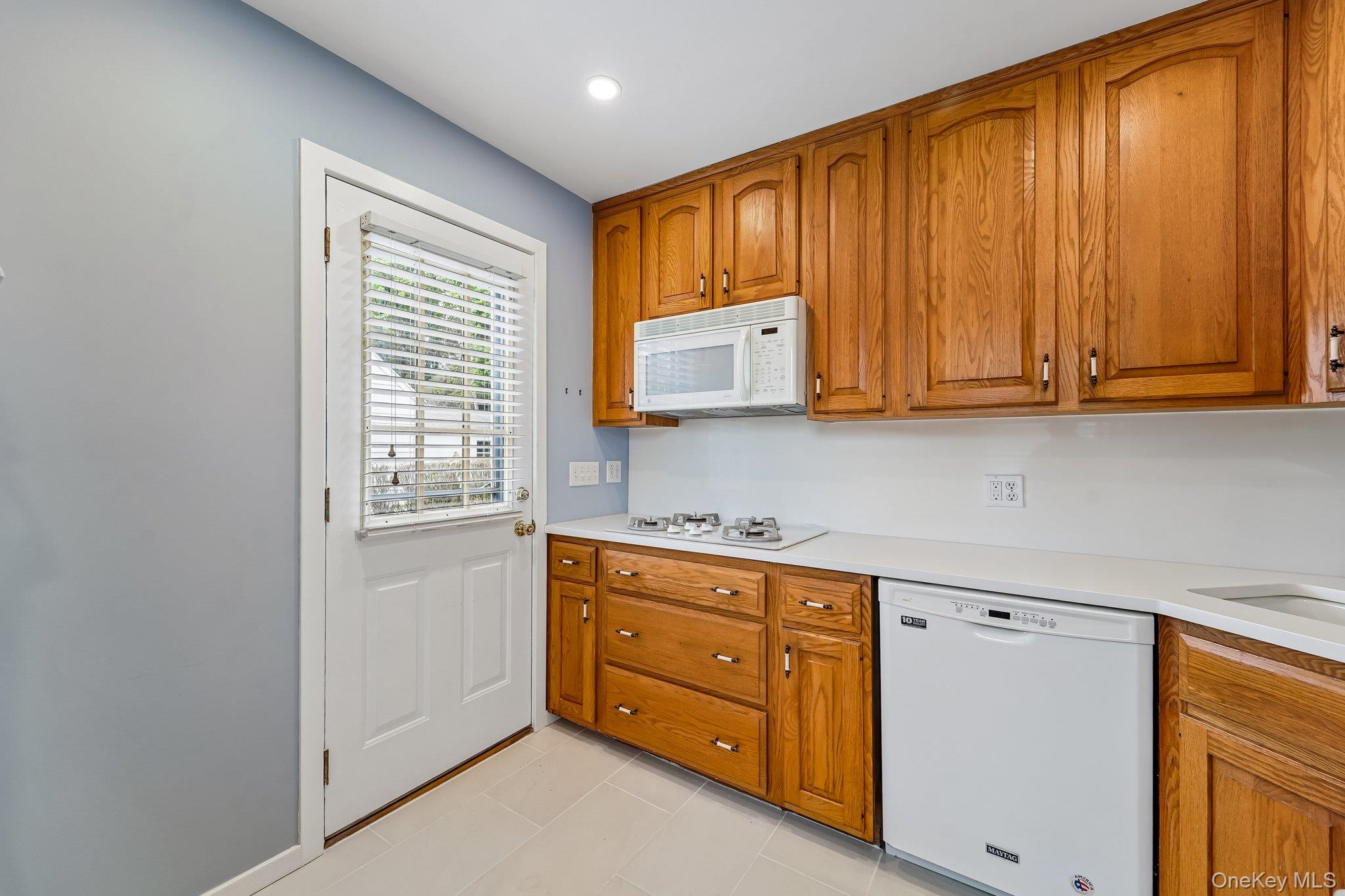 841 King Street Peekskill, NY 10566 - Photo 4 of 16